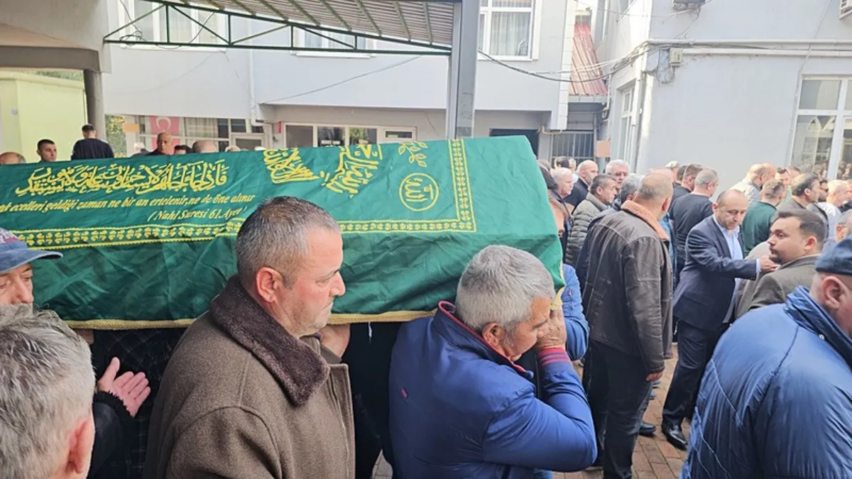 Evde cesedini oğlu bulmuştu: Cinayet şüphelisi 15 yaşındaki çocuk çıktı!