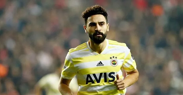 Eljif In Yerinde Ekici Forma Giyecek Takvim