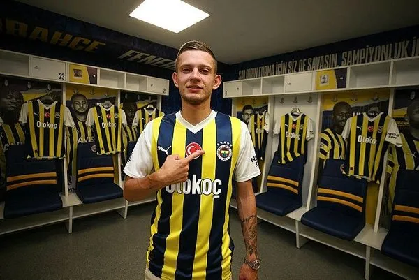 fenerbahce-sebastian-szymanskinin-transferi-icin-gorusmelere-basladi-1689185341491.jpeg