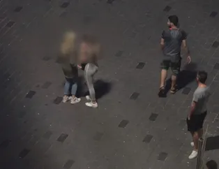 Taksim Meydanı'nda fuhuş pazarlığı görüntülendi