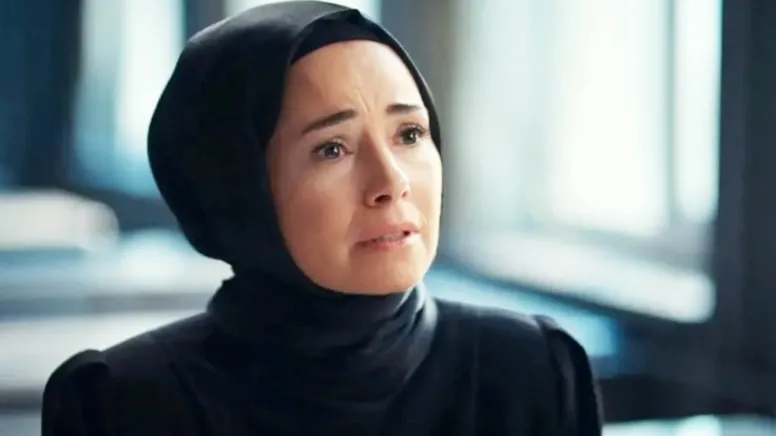 kizil-goncalarda-isyan-bayraklari-cekildi-yayin-tarihi-uzatilacak-mi-mert-yazicioglu-ve-ozgu-namal-1718683683570.jpeg 2. sezon yayın tarihi uzatılacak mı? Kızıl Goncalar'da 2 ayrılık kesinleşti! Mert Yazıcıoğlu ve Özgü Namal...-2