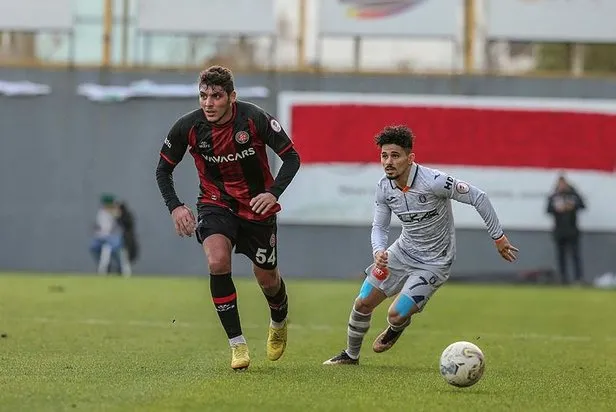 basaksehir-ceyrek-finalde-karagumruku-penaltilarda-gectiler-1674053943081.jpeg Başakşehir çeyrek finalde! Karagümrük'ü penaltılarda geçtiler-4