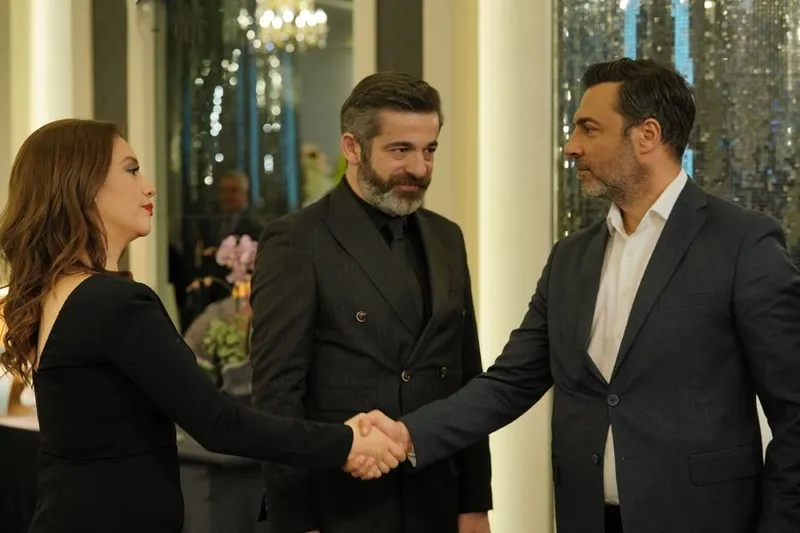 kizilcik-serbeti-dizisinde-basrol-degisikligi-karari-ve-seyirciyi-harap-edecek-ayrilik-haberi-geldi-1706433303082.jpg Ve seyirciyi harap edecek ayrılık haberi geldi: Kızılcık Şerbeti dizisinde başrol değişikliği kararı!-7