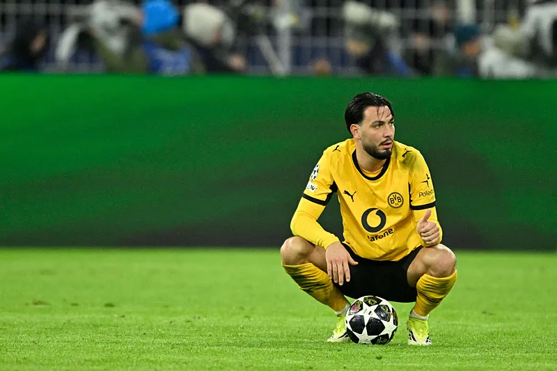 Borussia Dortmund'un yıldızı Galatasaray'a! Transferin gözdesi Ramy Bensebaini - 18