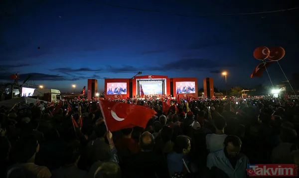 İstanbul'da vatandaşlar Atatürk Havalimanı'na akın etti! Alan doldu taştı - 1
