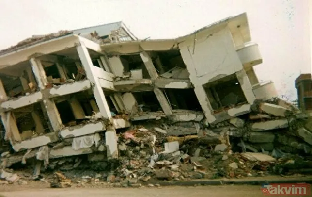 Hükümetin deprem bölgesine ancak 3 gün sonra geldiği 17 Ağustos'un üzerinden 22 yıl geçti