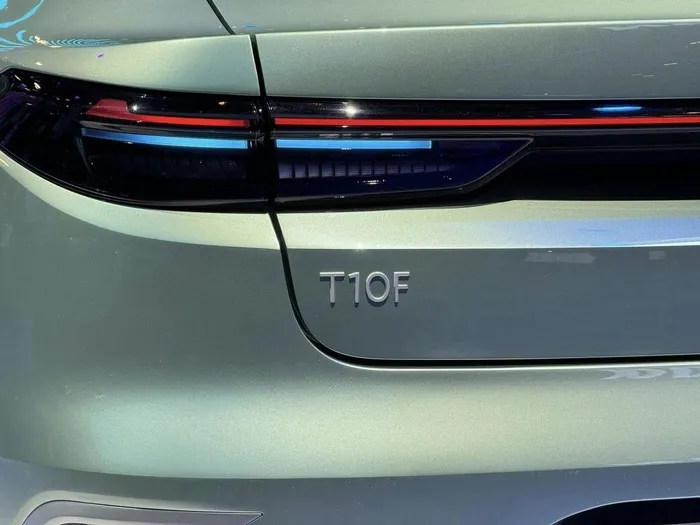 turkiyenin-yerli-ve-milli-otomobili-toggun-yeni-modeli-gorucuye-cikti-iste-ilk-goruntuler-1704831243502.jpeg İşte T10F'den ilk görüntüler | Türkiye'nin yerli ve milli otomobili Togg dünya sahnesinde! Yeni modelin özellikleri neler? Ne zaman yollarda olacak?-21