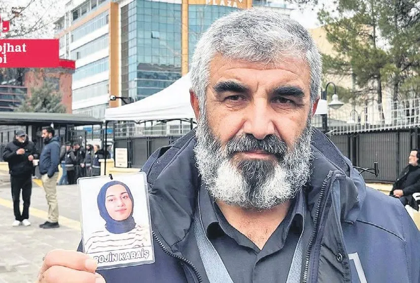 Baba 4 ayda çöktü