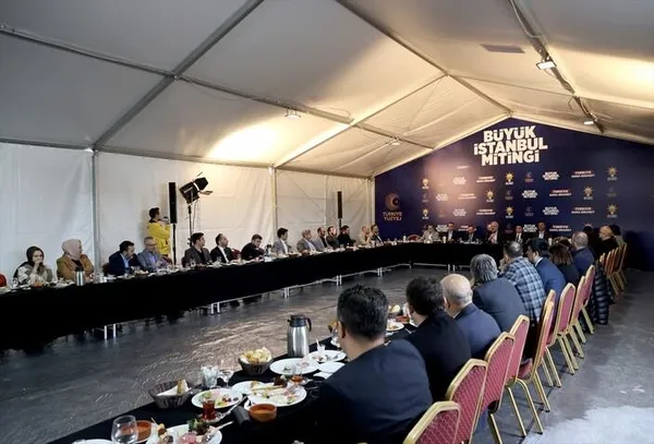 ibbden-ak-partinin-dev-istanbul-mitingine-engel-girisimi-ibb-dev-mitingi-engellemek-icin-festival-oyununa-giri-1683212563125.jpeg AK Parti İstanbul İl Başkanı Osman Nuri Kabaktepe'den A Haber ekranlarında önemli açıklamalar! "İBB festival koyarak Yenikapı mitingini engelledi"-14