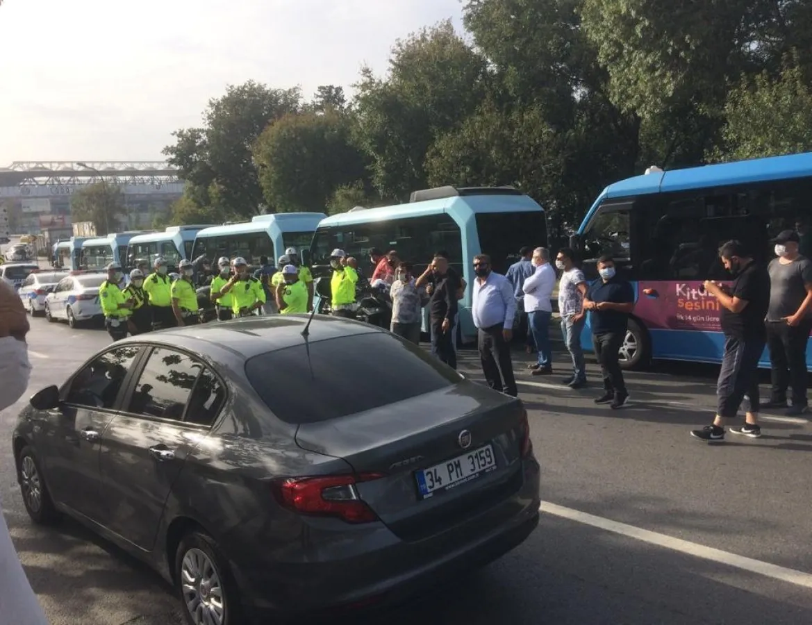 Minibüsçüler, taksi olmak için eylem yaptı!