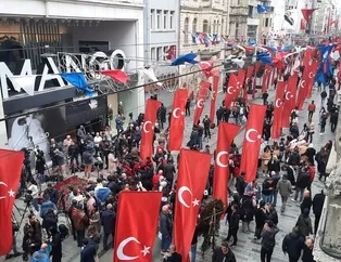 İstiklal Caddesi Türk bayraklarıyla donatıldı!