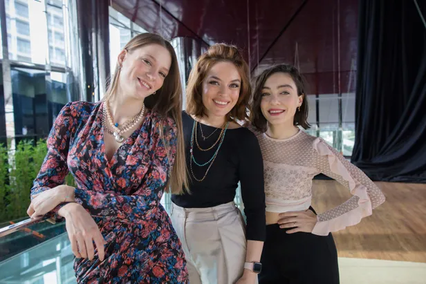 ayriligin-acisi-yuregine-cokecek-masumlar-apartmaninda-yilan-hikayesine-donen-veda-meselesi-1627129409703.jpg Masumlar Apartmanı'nda yılan hikayesine dönen veda meselesi! Ayrılığın acısı yüreğine çökecek!-5