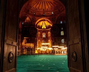 Ayasofya’nın hat levhaları bakıma alınıyor