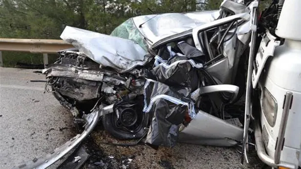 Bilecik'te korkunç ölüm! 2 TIR'ın arasında kaldı...-3