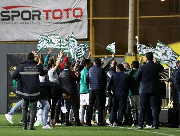 son-dakika-adana-demirspor-ve-gzt-giresunspor-super-lige-yukseldi-1620591966980.jpeg Son dakika: Adana Demirspor ve GZT Giresunspor Süper Lig'e yükseldi!-6