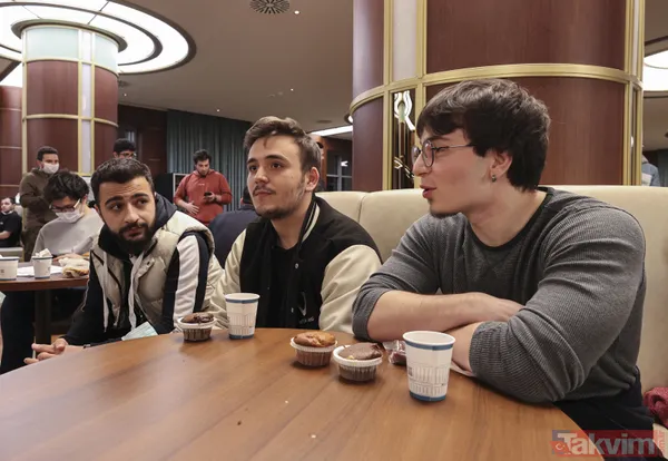 İşte Z kuşağı! Cumhurbaşkanlığı Millet Kütüphanesi sahurda doldu taştı - 16