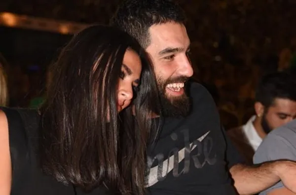 Arda Turan ilk kez aile fotoğrafında-7