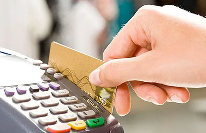 atmden-para-cekenlere-duyuru-yapildi-bankalarda-artik-kart-yerine-1702646521115.jpg ATM'den para çeken herkes için duyuru yapıldı! Bankalarda artık kart yerine...-4