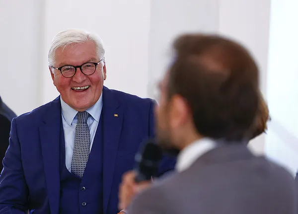 almanyada-cumhurbaskanligi-secimi-steinmeiere-kesin-gozuyle-bakiliyor-1644568417067.jpg Almanya'da cumhurbaşkanlığı seçimi! Steinmeier'e kesin gözüyle bakılıyor...-8