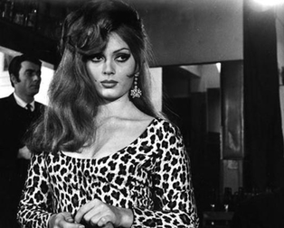 Vesikalı yarim Hollywood’da