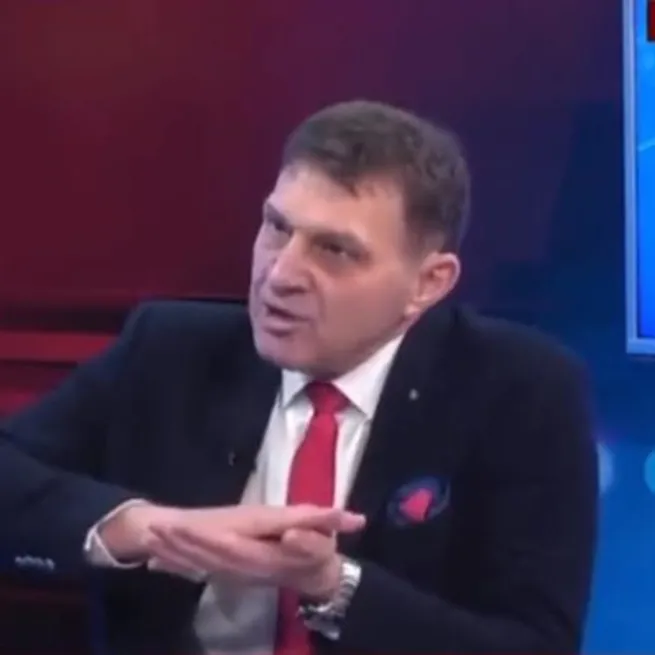 Fondaş Tele 1de mandacı kafa hortladı! CHPli amiral artığı Türker Ertürk SİHAları ve TCG Anadoluyu hedef aldı