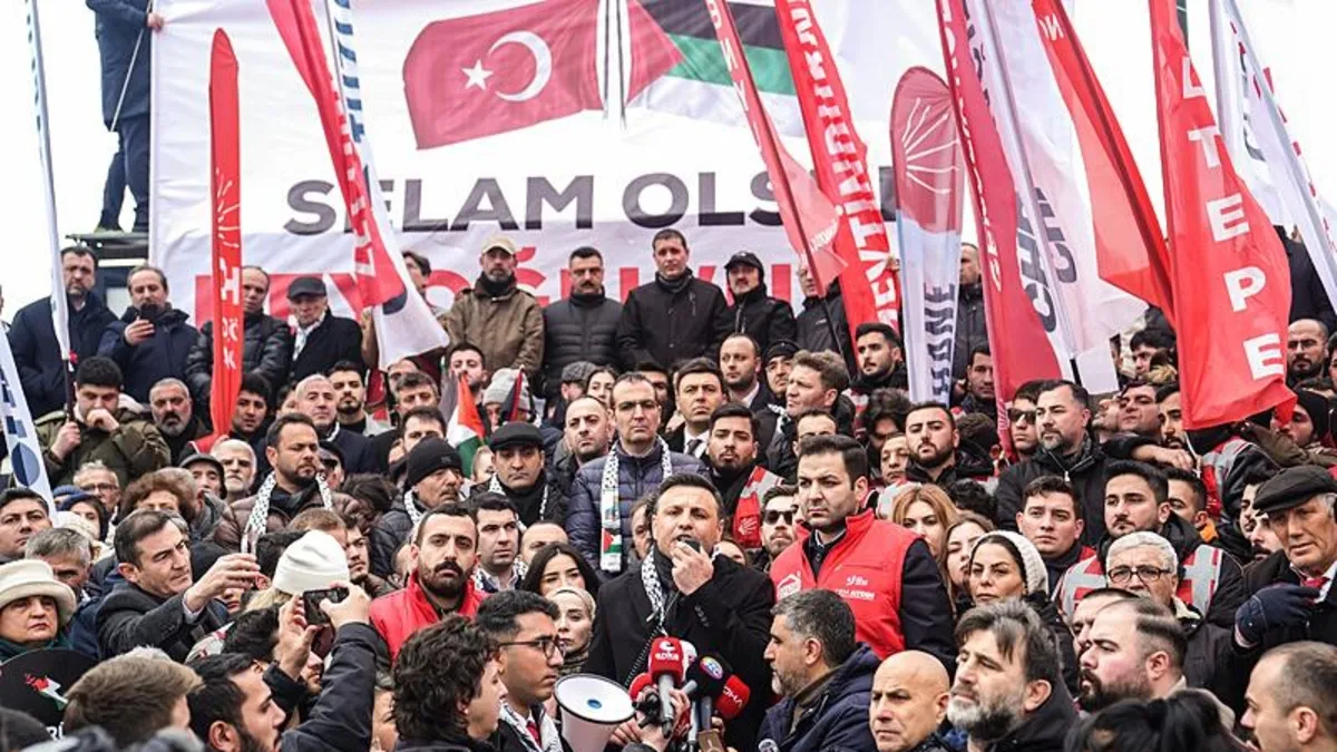 CHP'nin İstanbul'daki eyleminde yanlış Filistin bayrağı açıldı