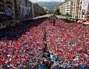 Kahramanmaraş'ta mahşeri kalabalık!