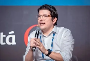 Kolombiya’da Cumhurbaşkanı adayı Miguel Uribe Turbay silahlı saldırıya uğradı! İşte o anlar