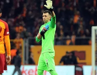 Muslera Arjantin’e uçacak!