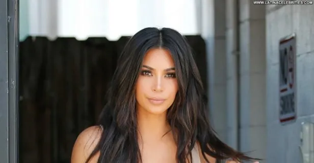 Kim Kardashian faka bastı! altıncı parmağı olay oldu