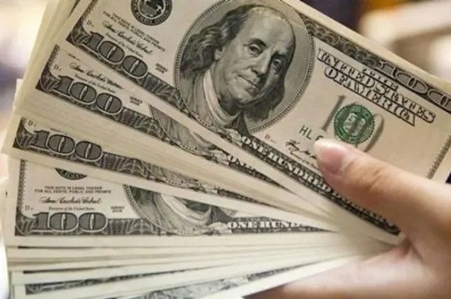 Dolar tepetaklak! Dolar 5.66 TL'ye geriledi