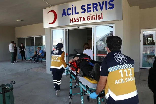 Son dakika: Erzincan'da yolcu otobüsü devrildi: 19 yaralı-1