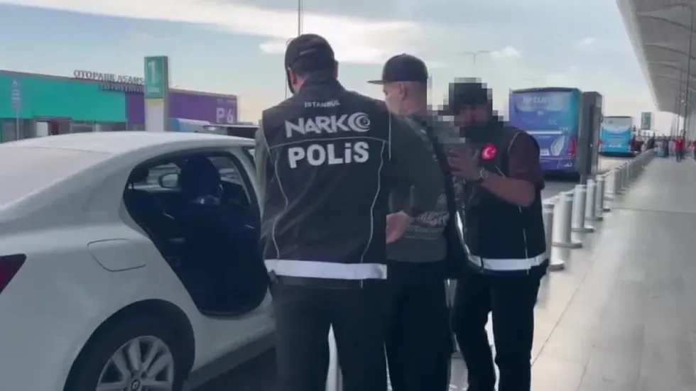 tolga-akis-uyusturucu-testi-sonucu-belli-oldu-1790168724108.jpeg Manifest menajeri Tolga Akış'ın uyuşturucu testi negatif çıktı-2