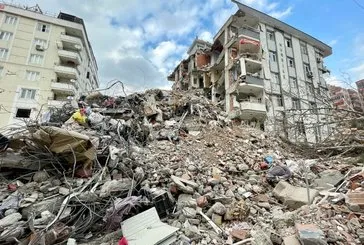 İstanbul depremi tartışması! Kim ne diyor?