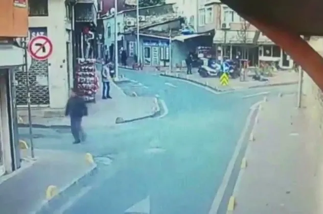 Son dakika: Fatih'te feci olay! Kavga edenleri ayırmak isterken canından oldu