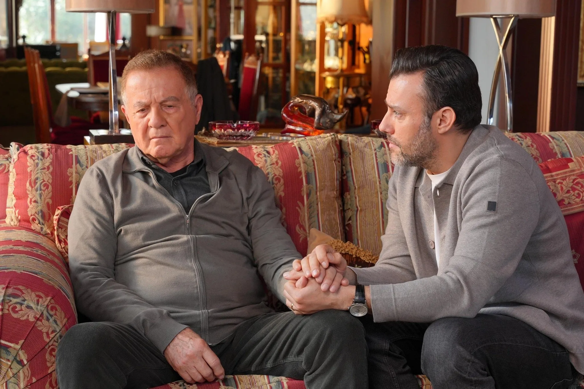 Başka Bir Gün'ün Haluk'u Avni Yalçın bakın hangi ünlü oyuncunun babası çıktı! Meğer Uzak Şehir'in yıldızının... - 2