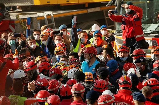 17 Ağustos 1999 depreminden bugüne neler değişti? Türkiye depremle mücadelede nereden nereye geldi?