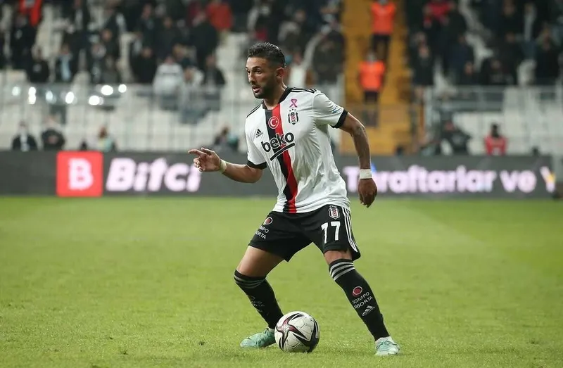 besiktasta-ayrilik-yildiz-oyuncu-kullube-veda-etti-1719843870297.jpg Beşiktaş'ta ayrılık! Yıldız oyuncu kulübe veda etti-2