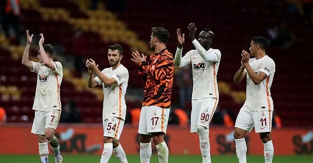 Galatasaray, Göztepe'yi yıktı! Ligde 4 maç sonra kazandı