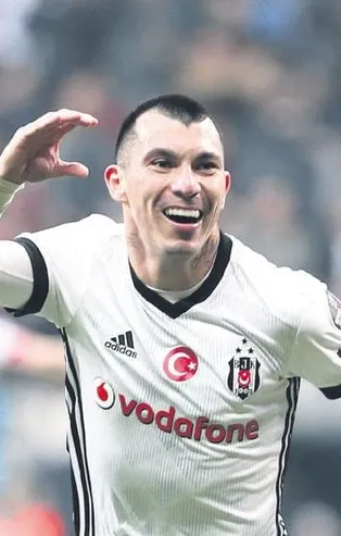 Fiorentina Medel için bastırıyor