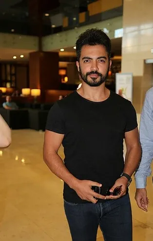 Yusuf Güney'den, ‘Her şey güzel olacak’ diyen sanatçılara muhteşem cevap