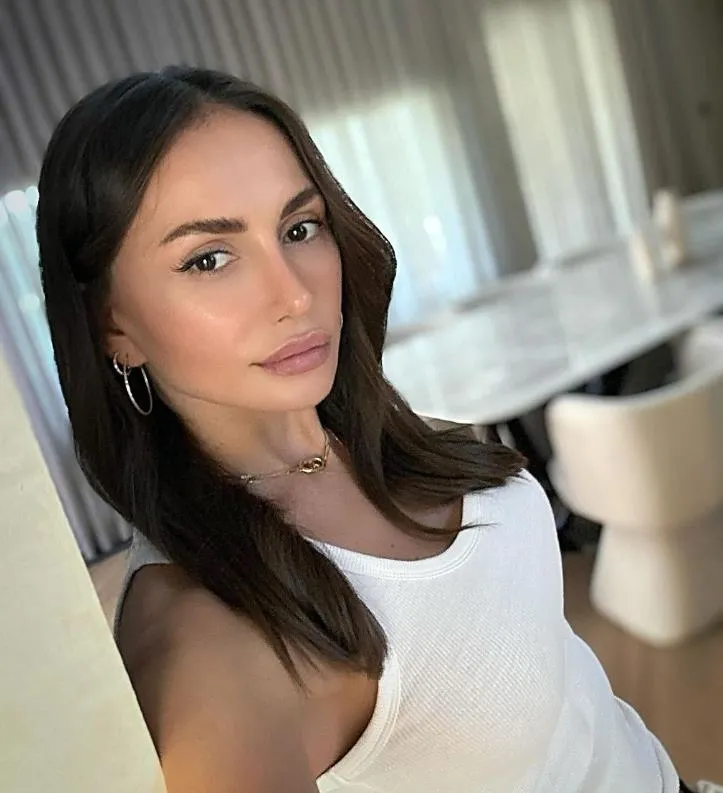 emina-jahovicten-eski-esi-mustafa-sandal-hakkinda-yillar-sonra-gelen-itiraf-evli-kalmak-istedim-1715896926400.jpeg Emina Jahovic'ten Mustafa Sandal itirafı! 10 yıllık birliktelik sonrası şoke eden sözler: "Evli kalmak istedim..."-7