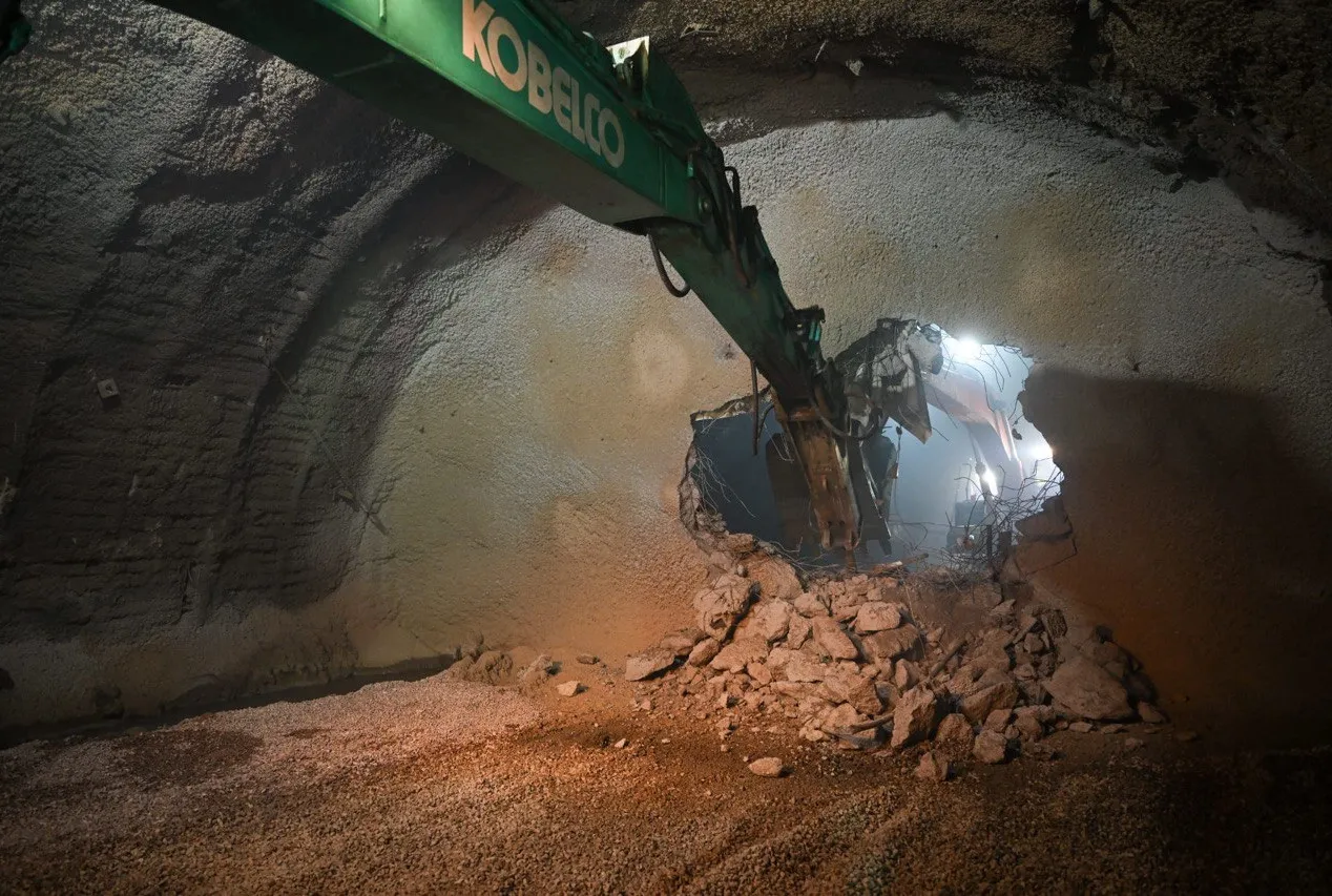 Tünelde ışık göründü