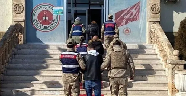 Ekmek arası uyuşturucu! 4 kilo 580 gram esrarla yakalandılar