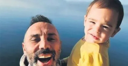Oyuncu Umut Oğuz oğluyla poz verdi