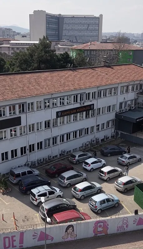 1779349117495.jpeg Bursa'da büyük "change" operasyonu: 28 araca el konuldu 3 kişi tutuklandı-4