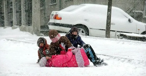 Son dakika haberi: Okullara kar tatili!14 Ocak hangi illerde okullar tatil?