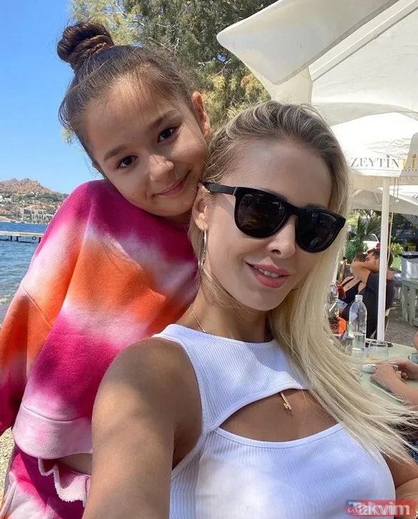 Yeşilçam'ın Sultan'ı Türkan Şoray'ın kızı Yağmur Ünal'dan 'ben de burdayım' pozları! Fizik boy pos her şey tam 'annesinin kızı' - 21