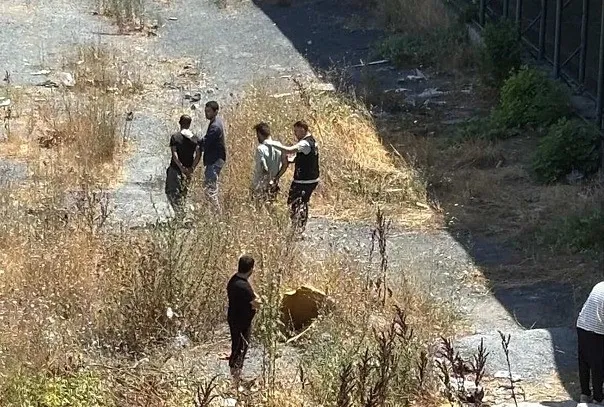 Uyuşturucu başında yakalandılar!