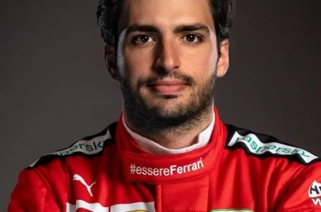 Formula 1'de Ferrari, Alman pilot Vettel'in yerine Carlos Sainz'i getirdi